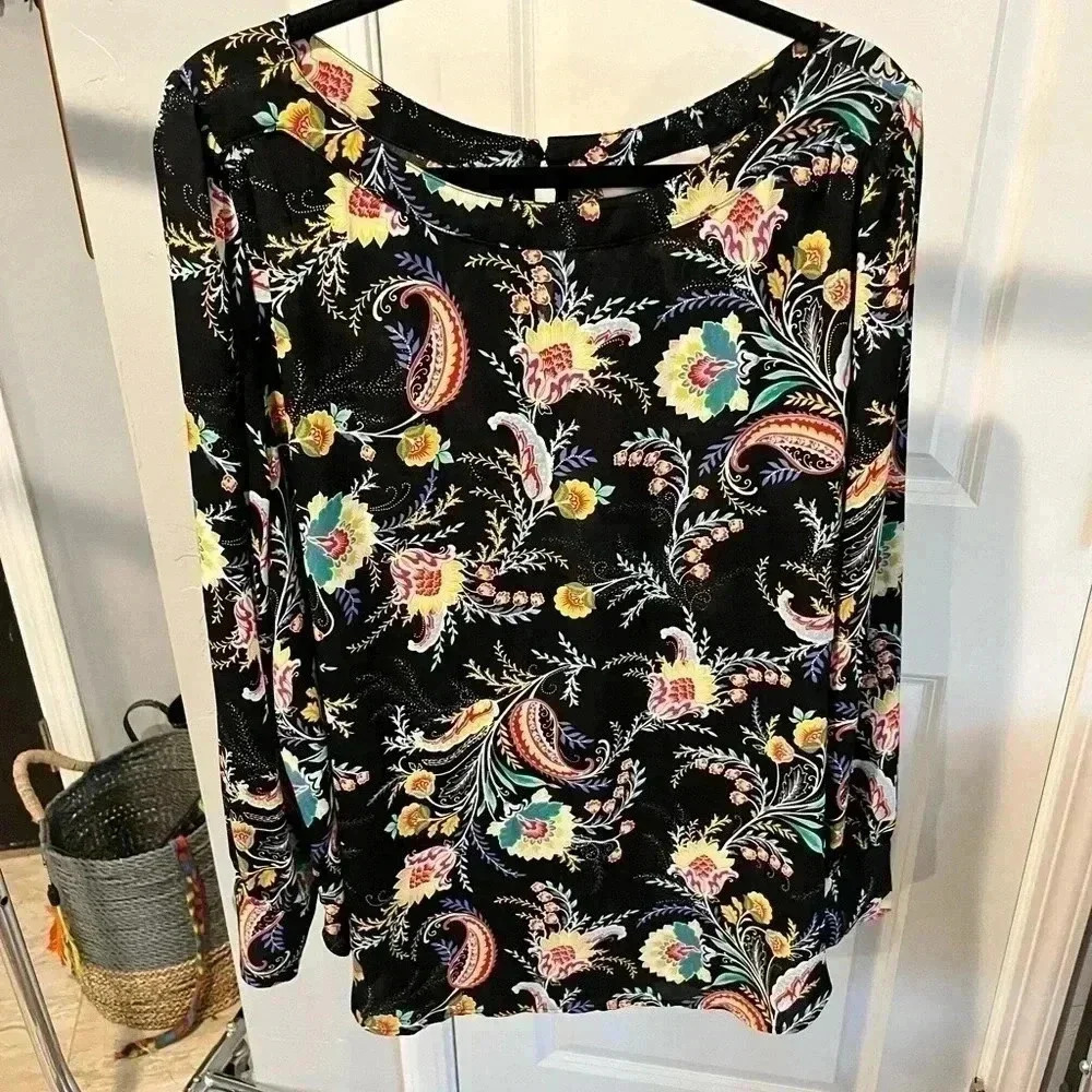 ~LOFT~ Beautiful Blouse - XL